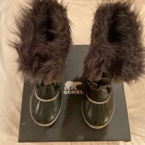 SOREL Girls Black Joan of Arctic Waterproof Snow Boot size 5